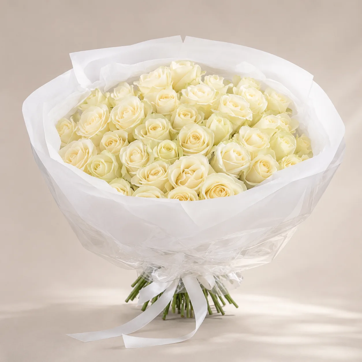 Großer Strauß weißer Rosen